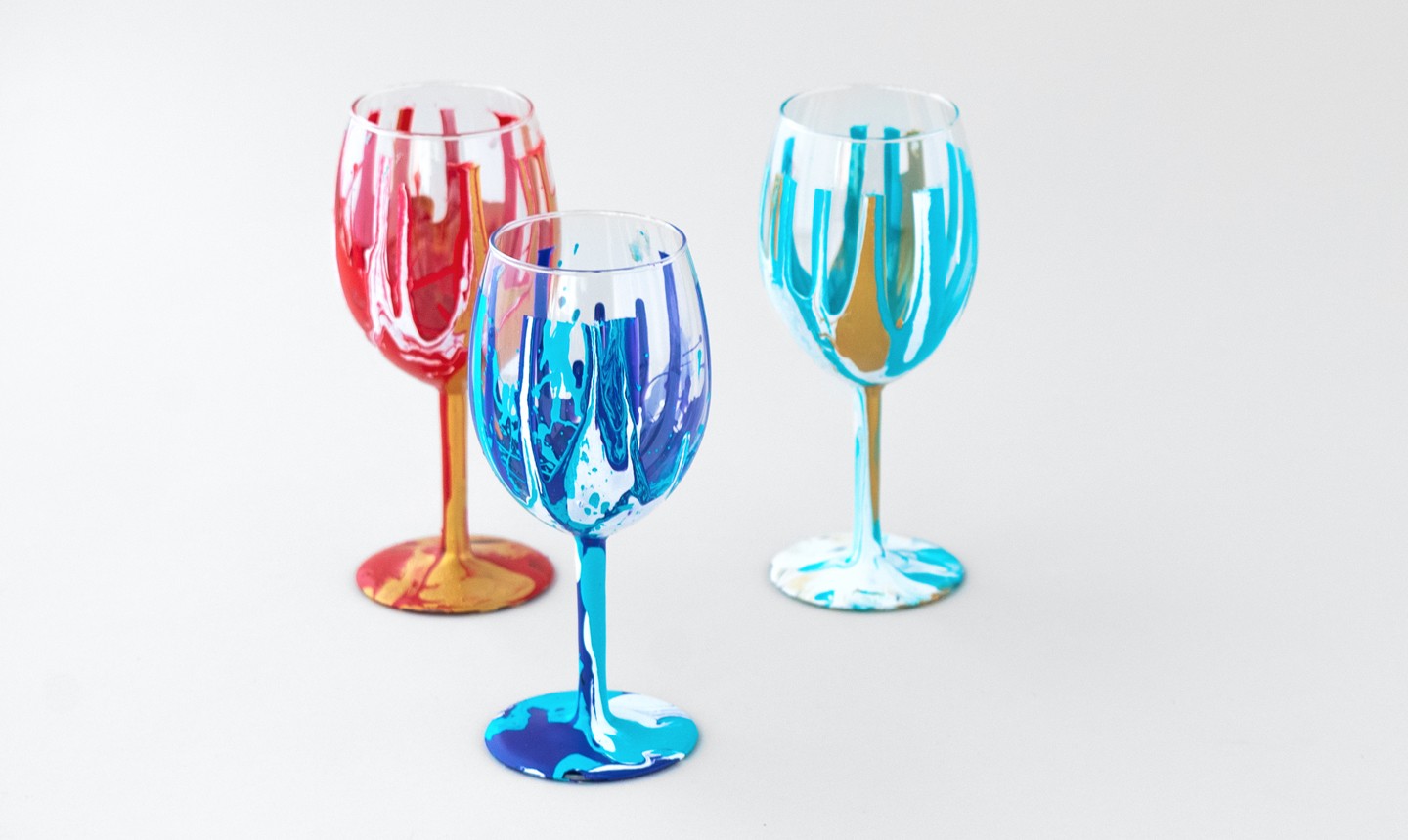 In-Studio Workshop – Abstract Wine Glass Paint Pouring